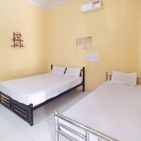 Reddoorz At El Shaday Homestay Banyuwangi Banyuwangi  Luaran gambar